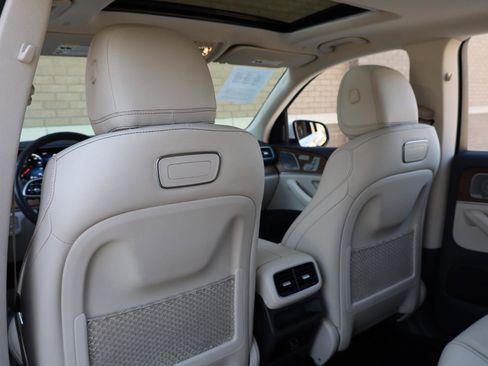 Used 2020 Mercedes-Benz GLE 350 w/ Premium Package image 23