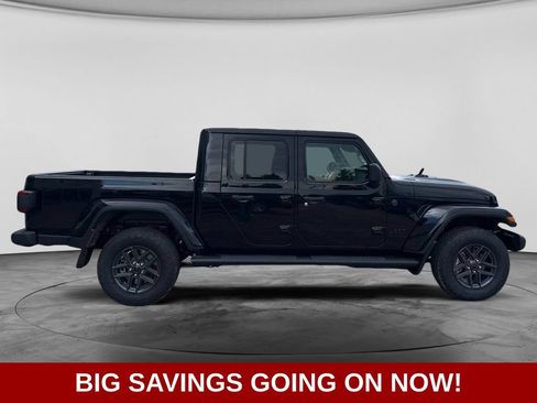 New 2026 Jeep Gladiator Sport AWD/4WD image 11