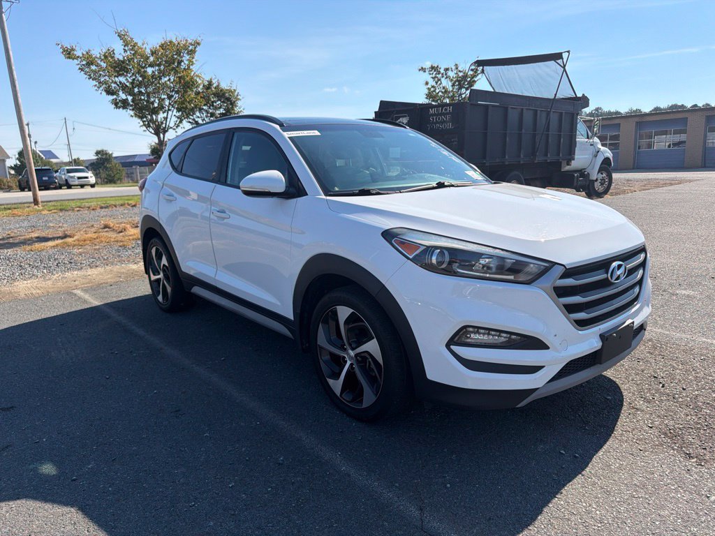 Used 2018 Hyundai Tucson Value AWD/4WD image 3