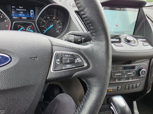 Used 2018 Ford Escape Titanium AWD/4WD image 16