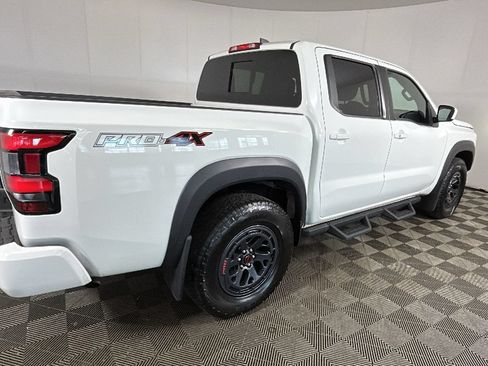 Used 2025 Nissan Frontier PRO-4X AWD/4WD image 3