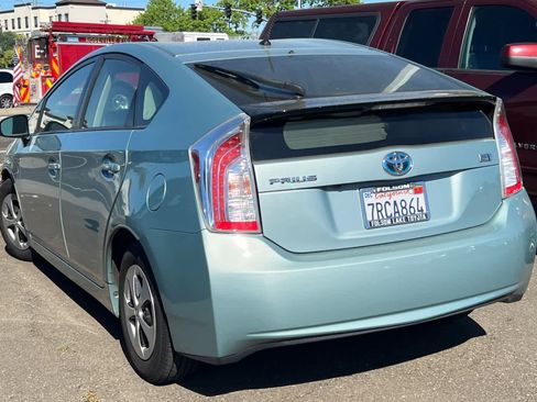 Used 2015 Toyota Prius Two image 6