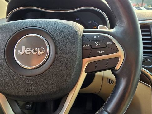 Used 2017 Jeep Grand Cherokee Limited w/ Luxury Group II AWD/4WD image 16