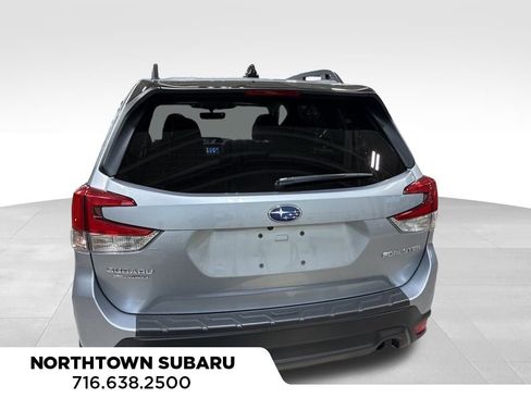 Used 2024 Subaru Forester Premium image 7