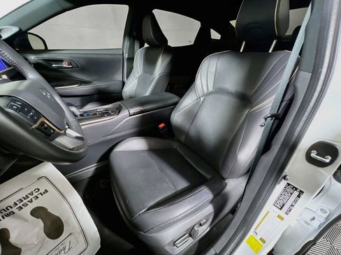 Certified 2023 Toyota Crown Platinum AWD/4WD image 19