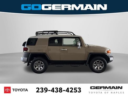 Used 2014 Toyota FJ Cruiser 4WD w/ Upgrade Package image 10