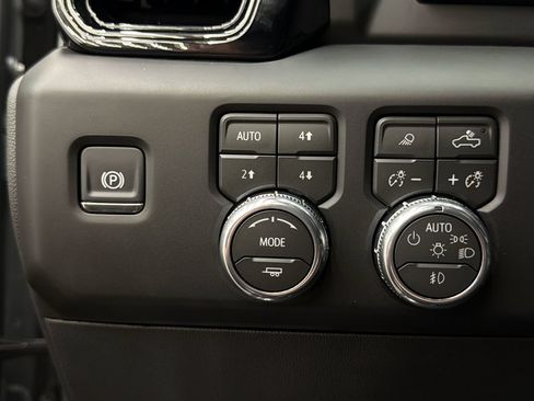 Used 2026 GMC Sierra 1500 AT4 w/ AT4 Premium Package AWD/4WD image 31