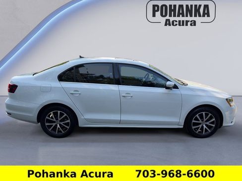 Used 2017 Volkswagen Jetta SE FWD image 8