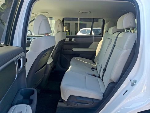 Used 2026 Hyundai Santa Fe SE FWD image 10