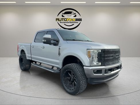 Used 2019 Ford F250 XLT w/ XLT Premium Package AWD/4WD image 1