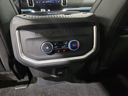 New 2025 Ford Expedition Max Platinum w/ Stealth Performance Package image 37