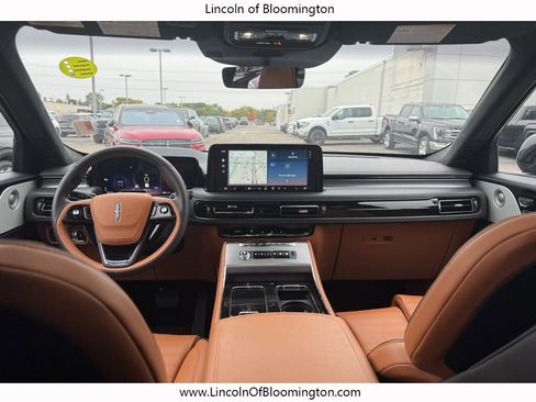 Certified 2025 Lincoln Aviator Black Label w/ Jet Appearance Package image 24