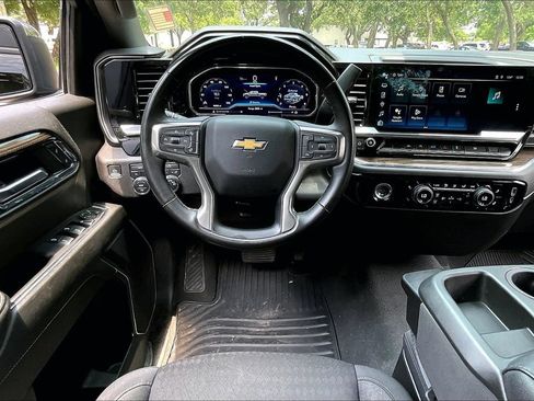 Used 2023 Chevrolet Silverado 1500 LT AWD/4WD image 8