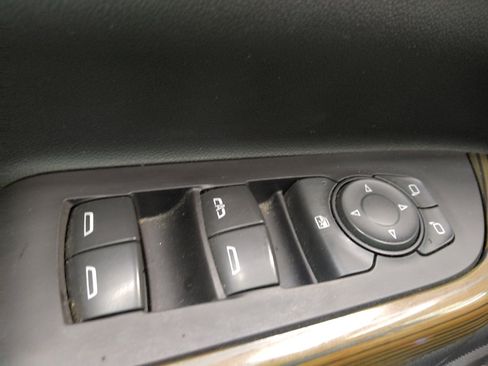 Used 2021 GMC Acadia SLE w/ Driver Convenience Package FWD image 27