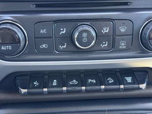 Used 2017 GMC Sierra 3500 SLT w/ Duramax Plus Package AWD/4WD image 20