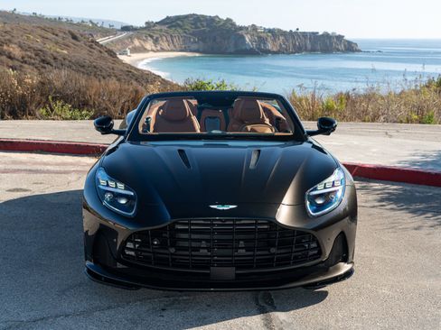 Used 2025 Aston Martin DB12 Convertible RWD image 6