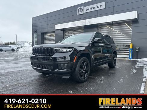 Used 2023 Jeep Grand Cherokee L Laredo image 4