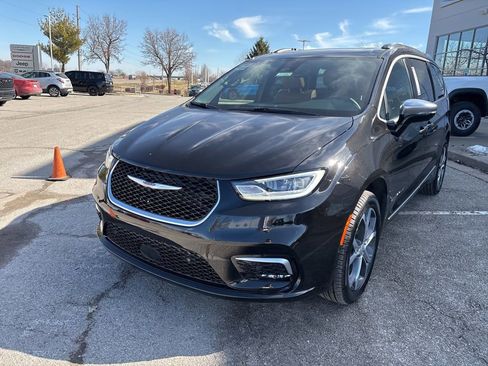New 2026 Chrysler Pacifica Pinnacle image 12