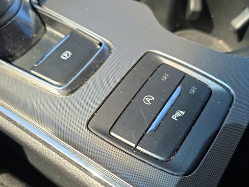 Used 2024 Ford Edge Titanium AWD/4WD image 15