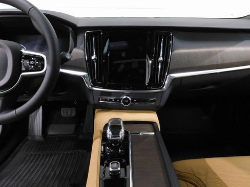 Used 2026 Volvo V90 B6 Cross Country Ultra image 48
