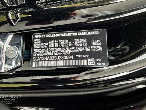 Certified 2025 Rolls-Royce Cullinan image 28