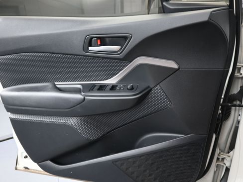 Used 2020 Toyota C-HR LE FWD image 16