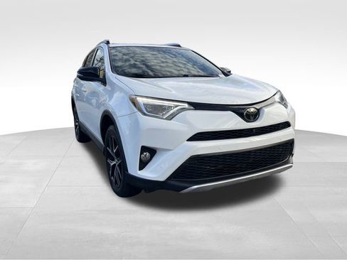 Used 2016 Toyota RAV4 SE image 7
