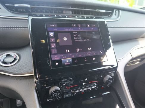 New 2025 Jeep Grand Cherokee Laredo X w/ Luxury Tech Group I image 16