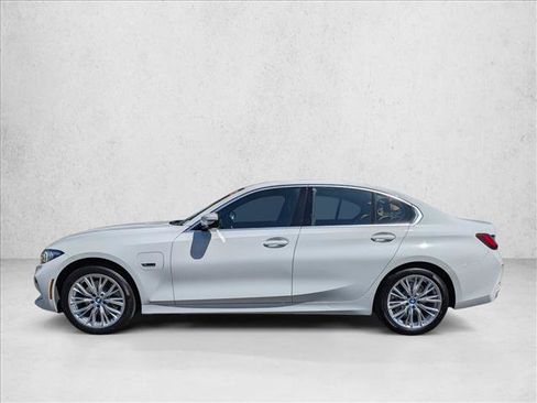 Certified 2023 BMW 330e RWD image 9