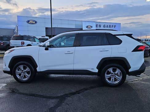 Used 2025 Toyota RAV4 XLE image 10