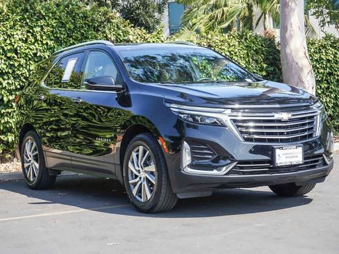 Used 2023 Chevrolet Equinox Premier FWD image 2