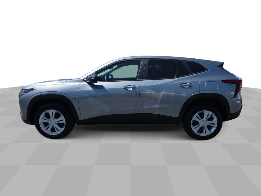 Used 2025 Chevrolet Trax LS FWD image 5