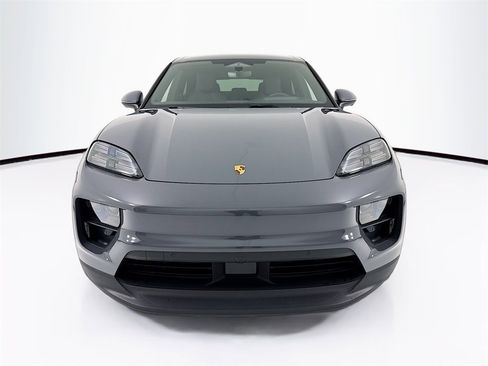 New 2025 Porsche Macan Electric image 6