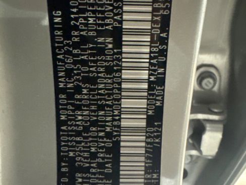 Used 2023 Toyota Corolla LE image 11