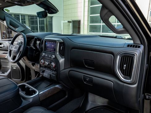 Used 2023 GMC Sierra 2500 Denali w/ Denali Black Diamond Edition image 15