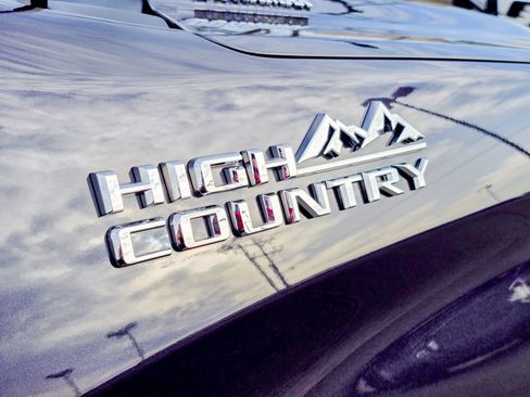 Used 2024 Chevrolet Silverado 1500 High Country w/ Technology Package image 10