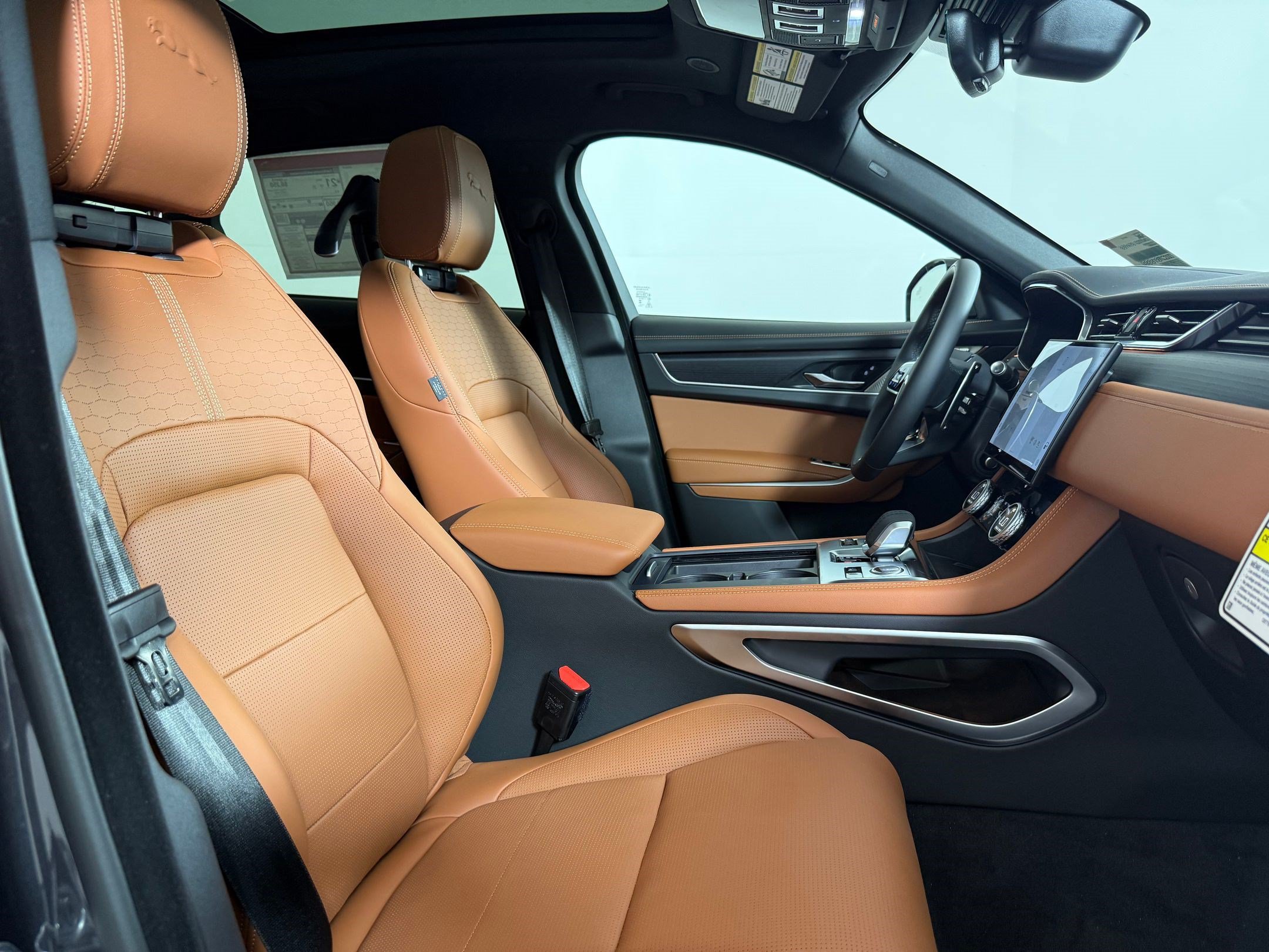 New 2026 Jaguar F-PACE R-Dynamic S AWD/4WD image 22