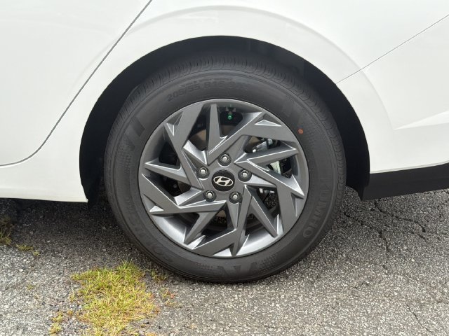 New 2026 Hyundai Elantra Hybrid FWD image 21