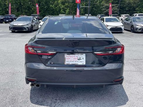 Used 2026 Toyota Camry SE w/ Convenience Package FWD image 3