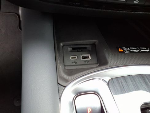 Certified 2024 Buick Enclave Essence image 25