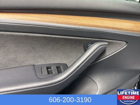 Used 2023 Tesla Model 3 Standard Range image 23
