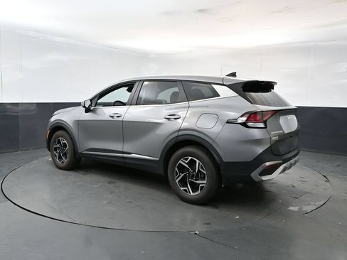 Used 2023 Kia Sportage LX AWD/4WD image 3