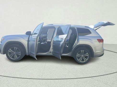 Used 2018 Volkswagen Atlas SE w/ R-Line Package image 11