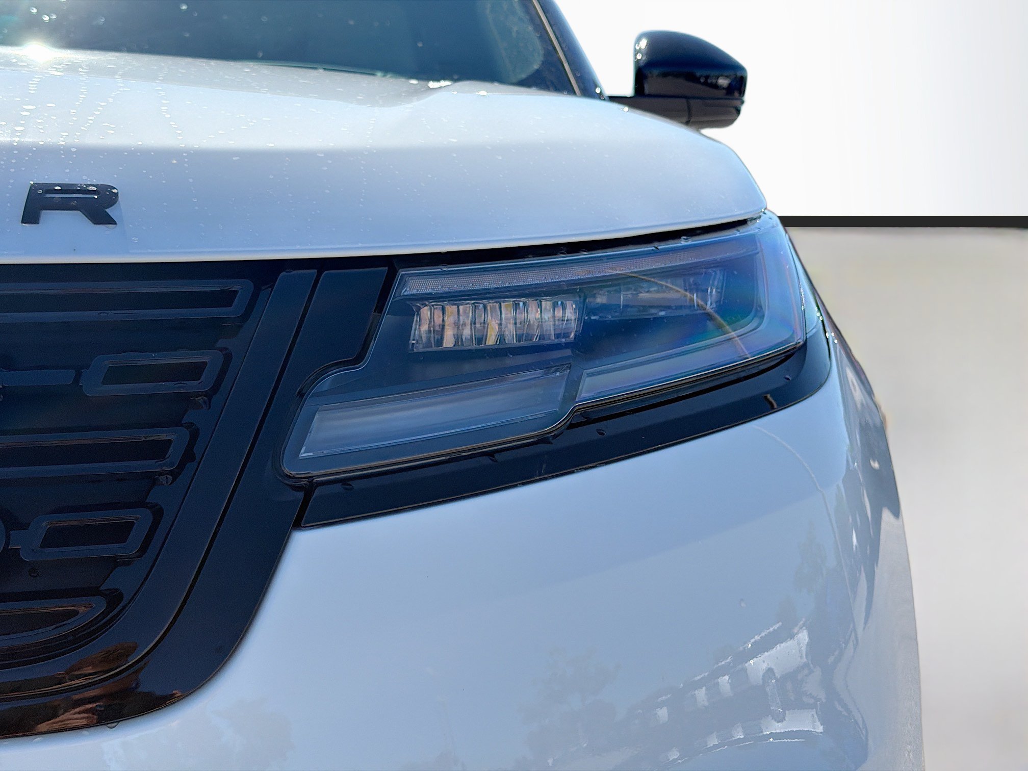 New 2026 Land Rover Range Rover Velar Dynamic SE AWD/4WD image 9