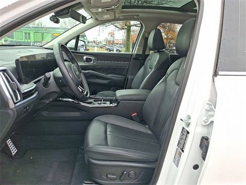 Certified 2025 Kia Sorento SX image 14