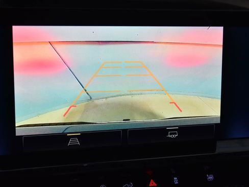 Used 2025 Chevrolet Silverado 1500 LT image 11