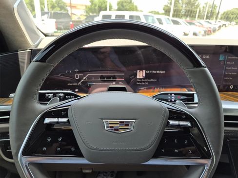 Certified 2025 Cadillac Escalade Sport Platinum w/ LPO, ONYX Package AWD/4WD image 24