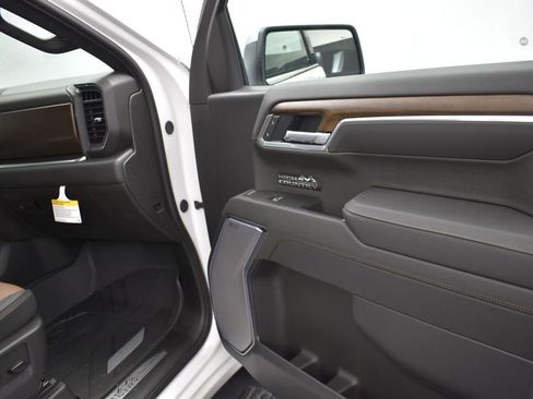 New 2025 Chevrolet Silverado 1500 High Country AWD/4WD image 26