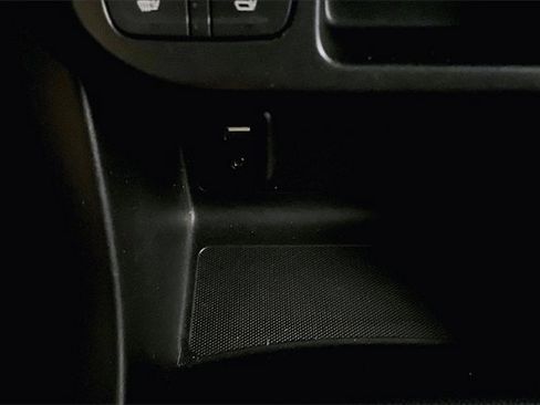 Used 2017 Chevrolet Colorado Z71 image 25