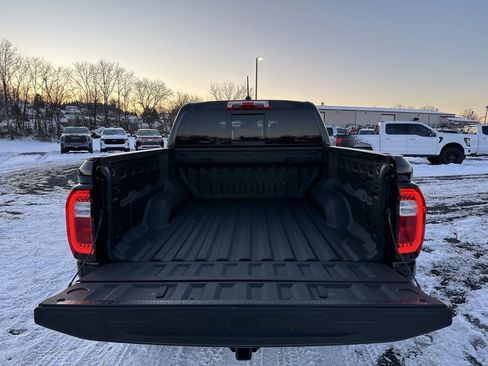 Used 2023 GMC Canyon Denali image 17